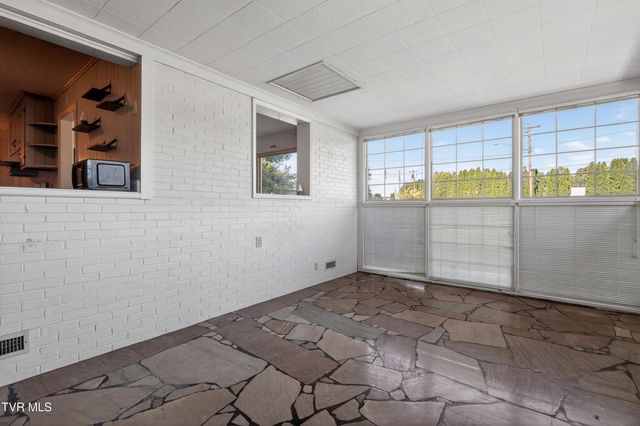 200 Fairacres Drive, Bristol, TN 37620