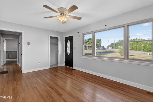 200 Fairacres Drive, Bristol, TN 37620