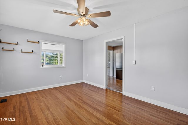 200 Fairacres Drive, Bristol, TN 37620