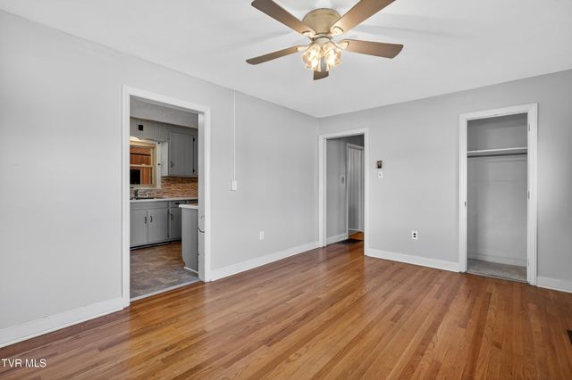 200 Fairacres Drive, Bristol, TN 37620