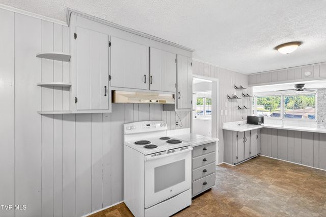 200 Fairacres Drive, Bristol, TN 37620
