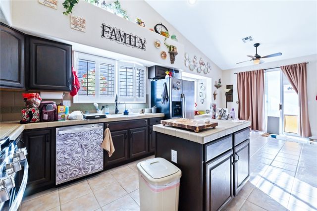 1896 E Shasta Lake Drive, Fort Mohave, AZ 86426