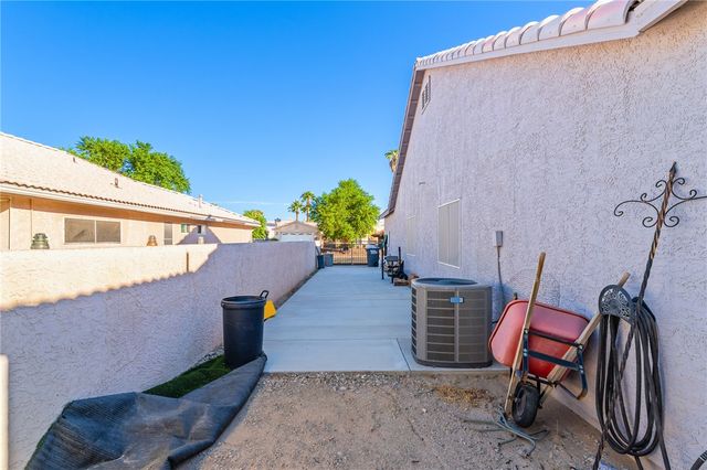 1896 E Shasta Lake Drive, Fort Mohave, AZ 86426