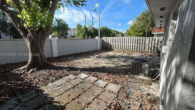 9463 SW 174th St 9463, Palmetto Bay, FL 33157