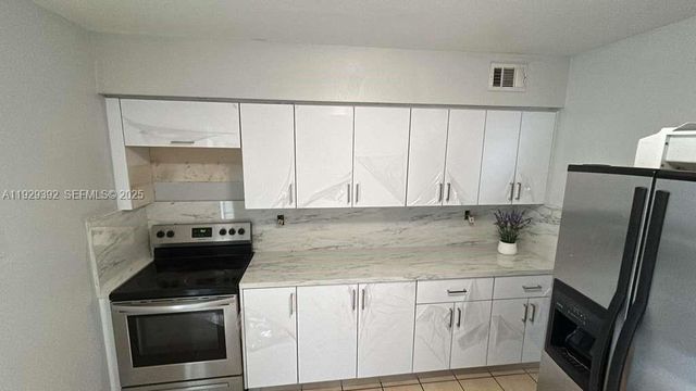 9463 SW 174th St 9463, Palmetto Bay, FL 33157