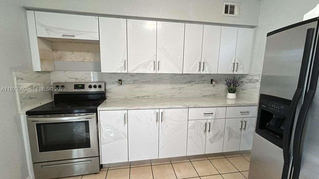 9463 SW 174th St 9463, Palmetto Bay, FL 33157