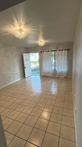 9463 SW 174th St 9463, Palmetto Bay, FL 33157