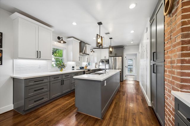 1019 E 14th Street, Houston, TX 77009