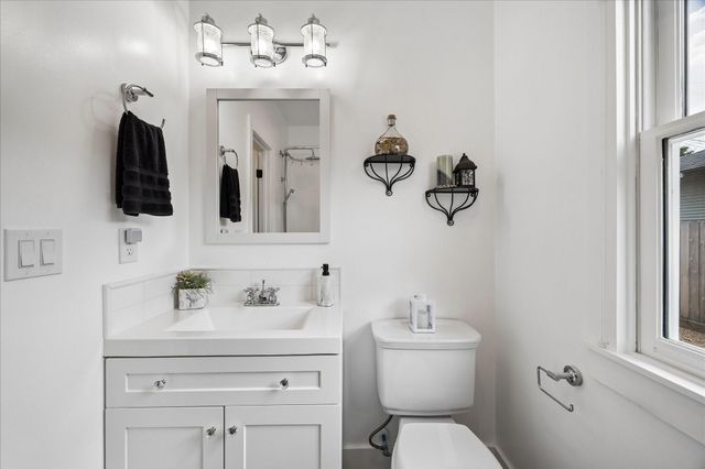 1019 E 14th Street, Houston, TX 77009