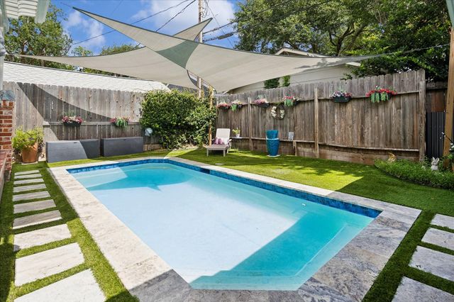 1019 E 14th Street, Houston, TX 77009