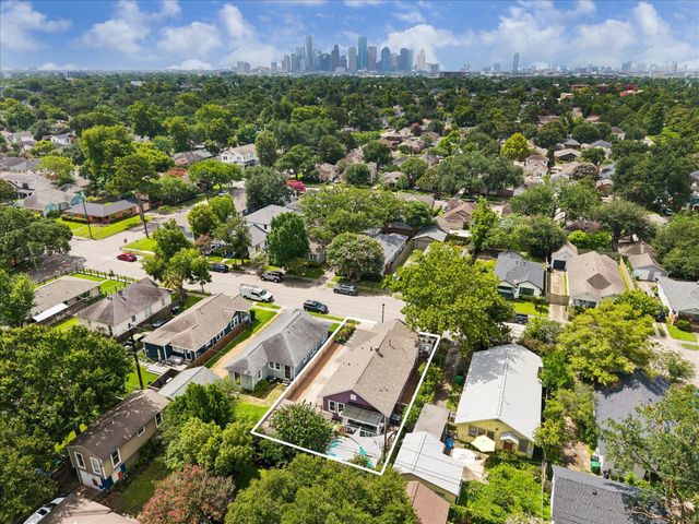 1019 E 14th Street, Houston, TX 77009