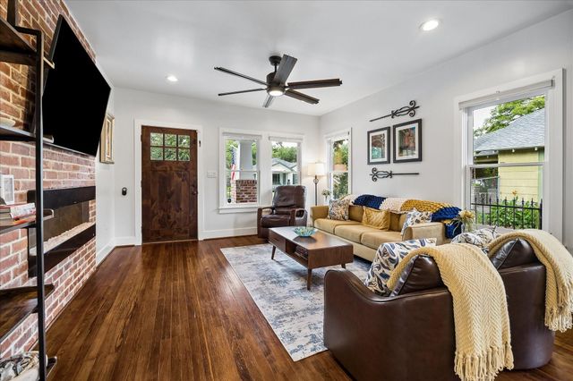 1019 E 14th Street, Houston, TX 77009