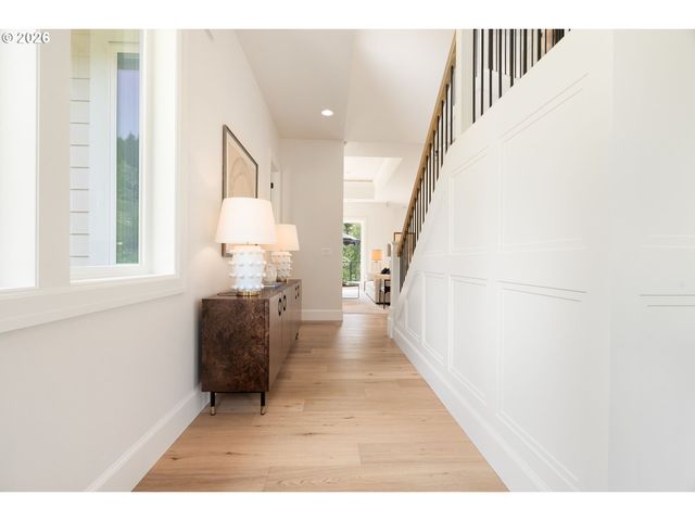 12070 Nw STEWARTRIDGE Ln, Portland, OR 97229