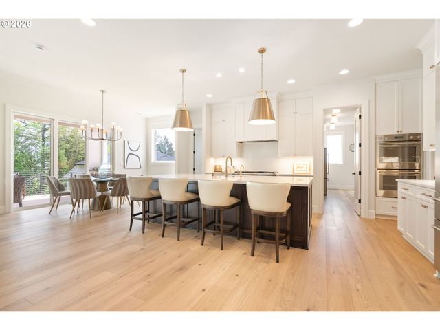 12070 Nw STEWARTRIDGE Ln, Portland, OR 97229