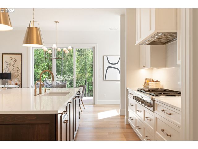12070 Nw STEWARTRIDGE Ln, Portland, OR 97229