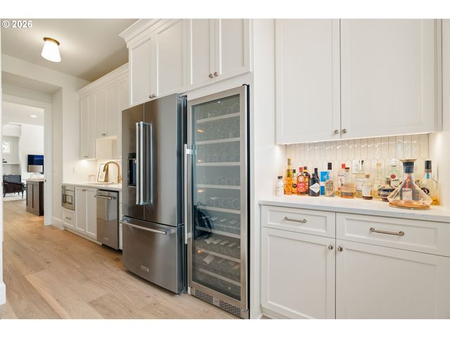12070 Nw STEWARTRIDGE Ln, Portland, OR 97229