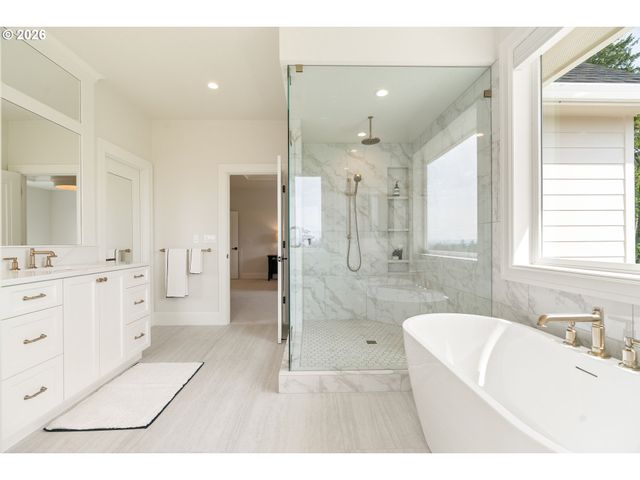 12070 Nw STEWARTRIDGE Ln, Portland, OR 97229