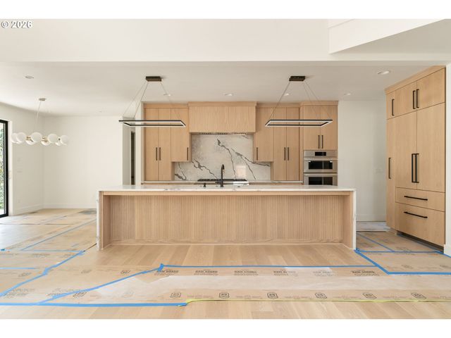 12070 Nw STEWARTRIDGE Ln, Portland, OR 97229