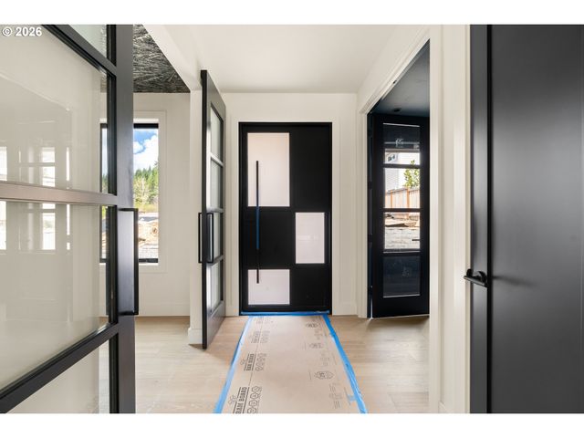 12070 Nw STEWARTRIDGE Ln, Portland, OR 97229