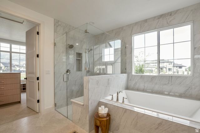 39 N HAYFIELD CIR, Kaysville, UT 84037