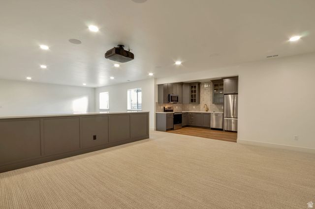 39 N HAYFIELD CIR, Kaysville, UT 84037