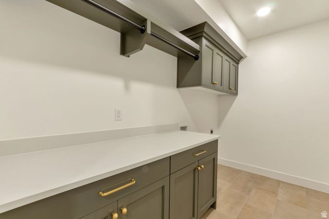 39 N HAYFIELD CIR, Kaysville, UT 84037
