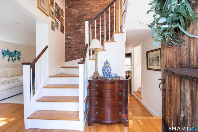 31 Old Barn Road, Trumbull, CT 06611