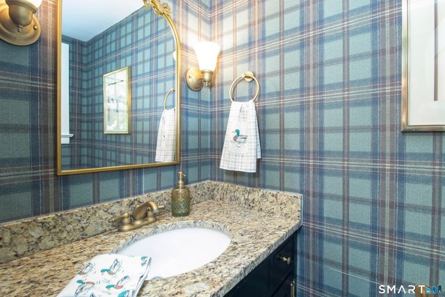 31 Old Barn Road, Trumbull, CT 06611