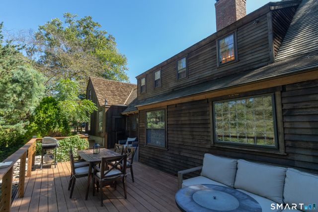 31 Old Barn Road, Trumbull, CT 06611