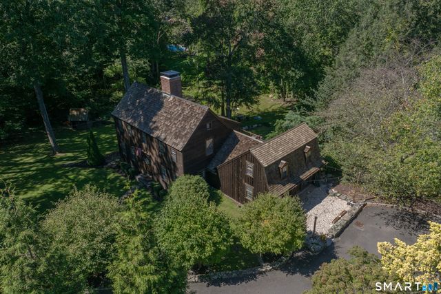 31 Old Barn Road, Trumbull, CT 06611