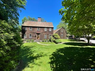 31 Old Barn Road, Trumbull, CT 06611