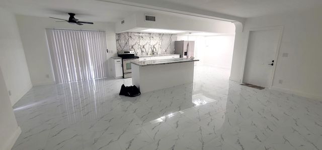 7109 NW 68th Street, Tamarac, FL 33321