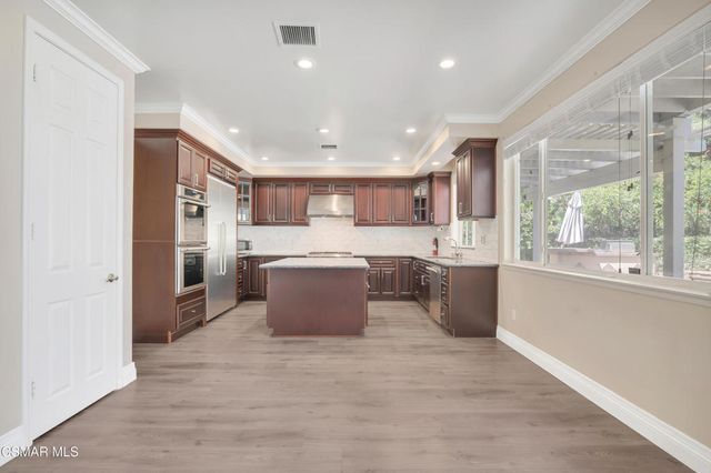 799 Alderdale Court, Newbury Park, CA 91320