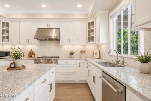 799 Alderdale Court, Newbury Park, CA 91320