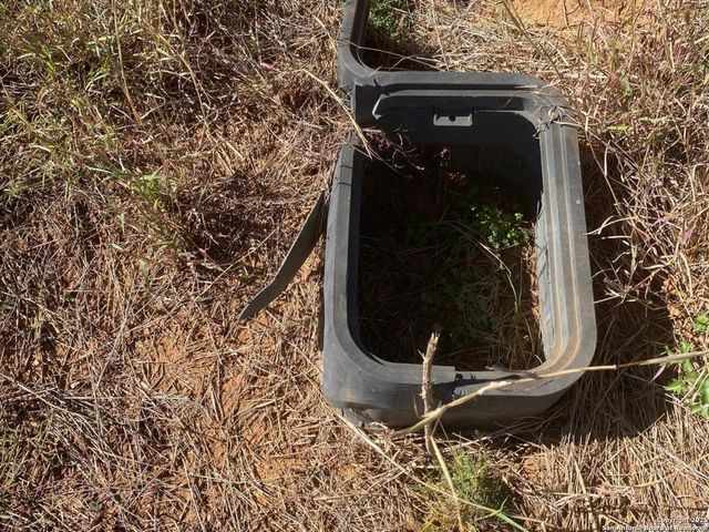 146 CR 2666, Moore, TX 78057