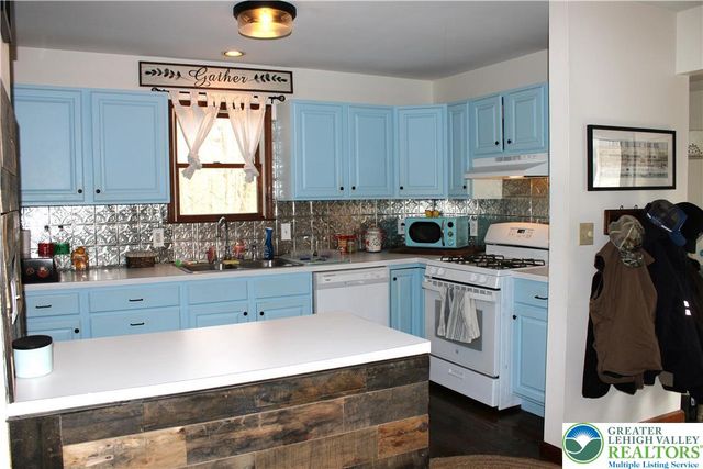 140 Piney Woods Drive, Penn Forest Twp, PA 18229