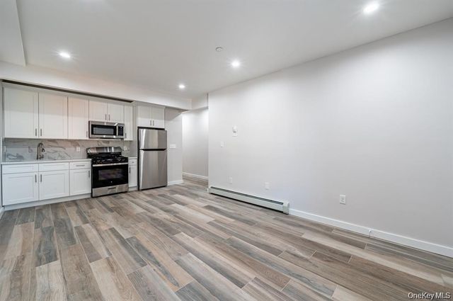 518 Morris Park, Bronx, NY 10460