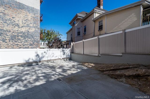 518 Morris Park, Bronx, NY 10460