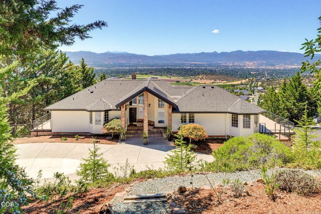 1544 Satellite Drive, Medford, OR 97504