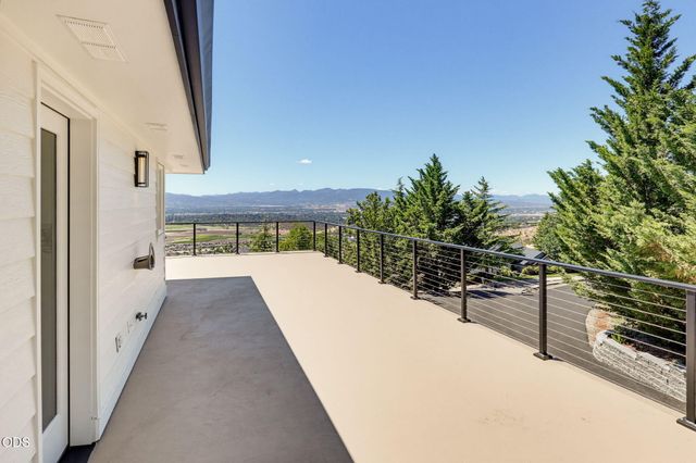 1544 Satellite Drive, Medford, OR 97504