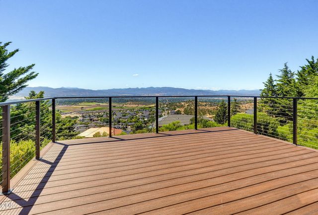 1544 Satellite Drive, Medford, OR 97504