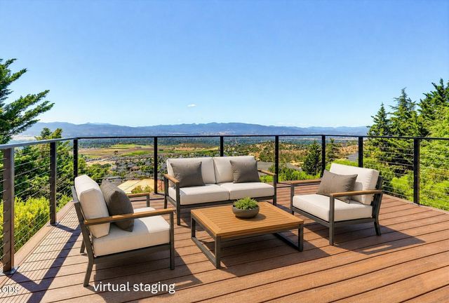 1544 Satellite Drive, Medford, OR 97504