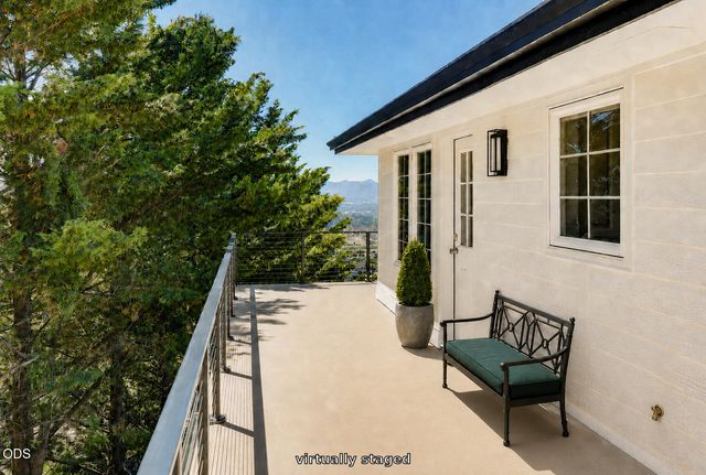 1544 Satellite Drive, Medford, OR 97504