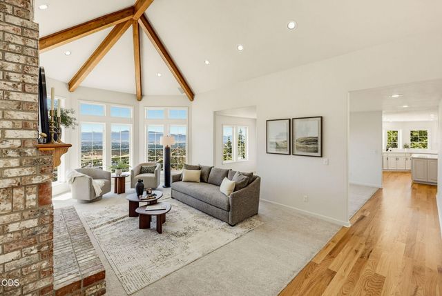 1544 Satellite Drive, Medford, OR 97504
