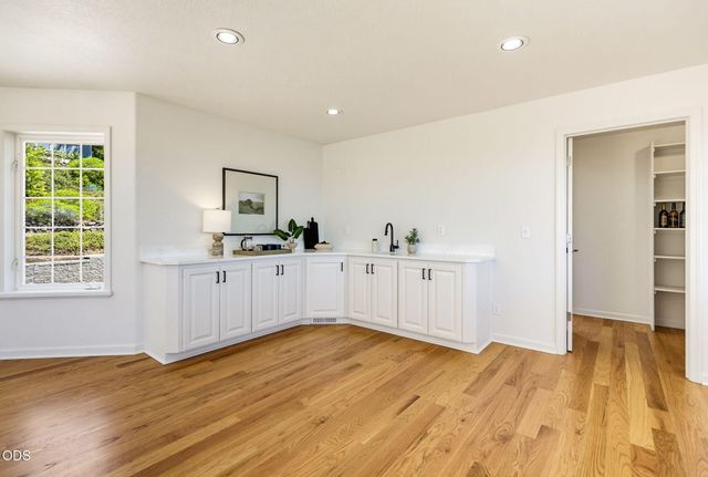 1544 Satellite Drive, Medford, OR 97504
