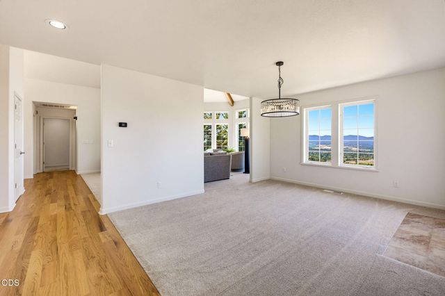 1544 Satellite Drive, Medford, OR 97504