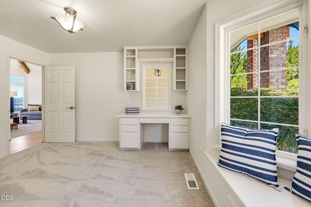 1544 Satellite Drive, Medford, OR 97504