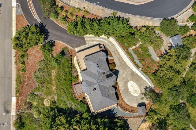 1544 Satellite Drive, Medford, OR 97504