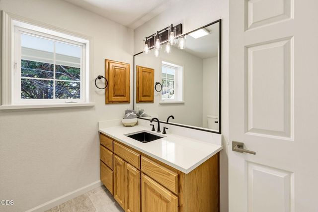 1544 Satellite Drive, Medford, OR 97504