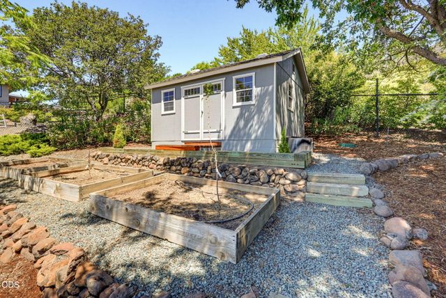 1544 Satellite Drive, Medford, OR 97504